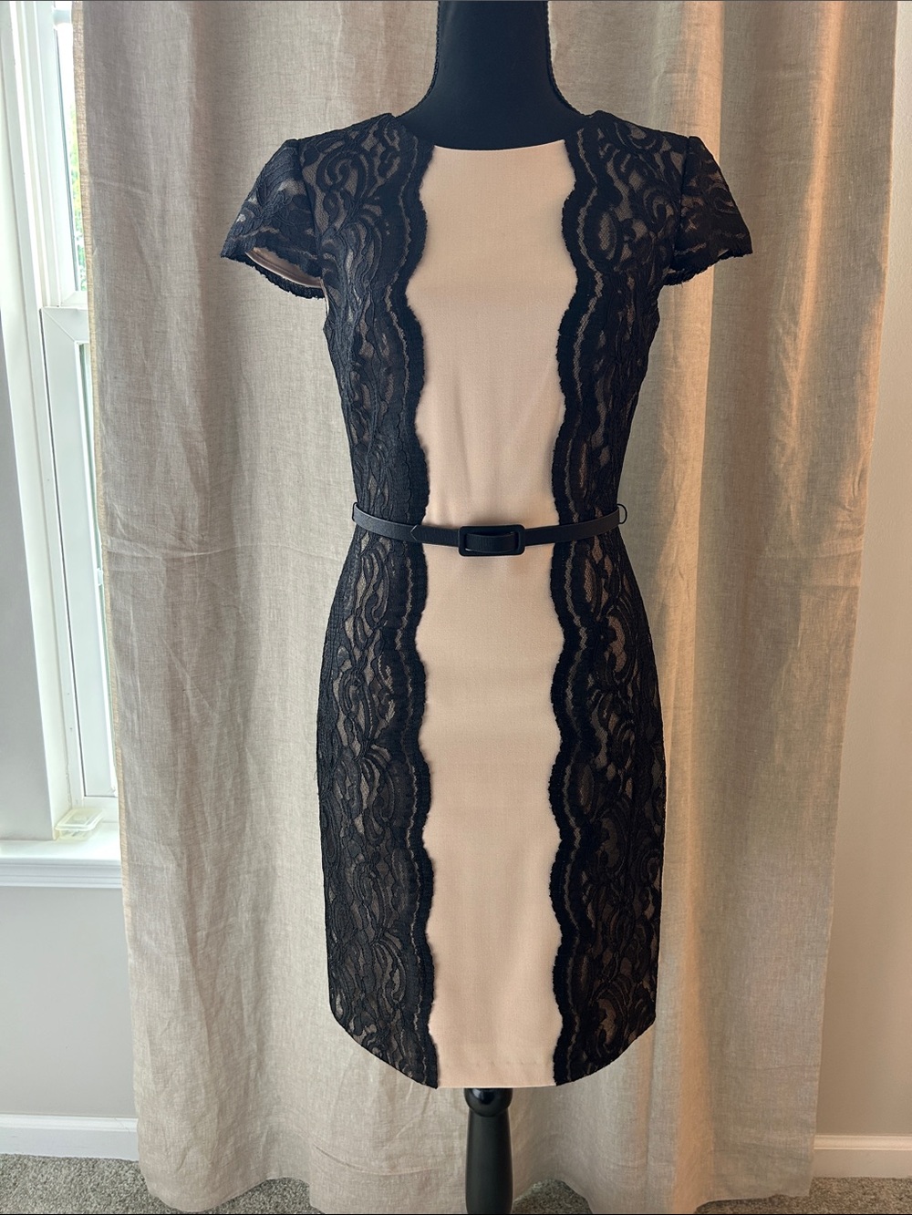 Flattering Two-Toned Cocktail Dress, Perfect for Weddings and Events